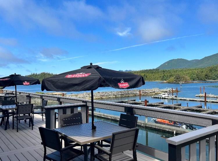 Island West Resort Ucluelet Exterior foto