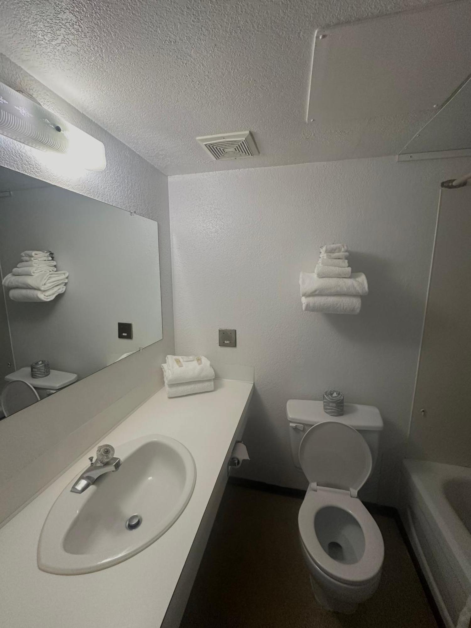 Island West Resort Ucluelet Zimmer foto